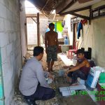 Bhabinkamtibmas Desa Tanjungsari Bantu Bangun Rumah Tidak Mampu