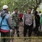 Korban Tersengat Listrik Tewas, Bhabinkamtibmas Palumbonsari Mengantarkan Hingga Ke Pemakaman