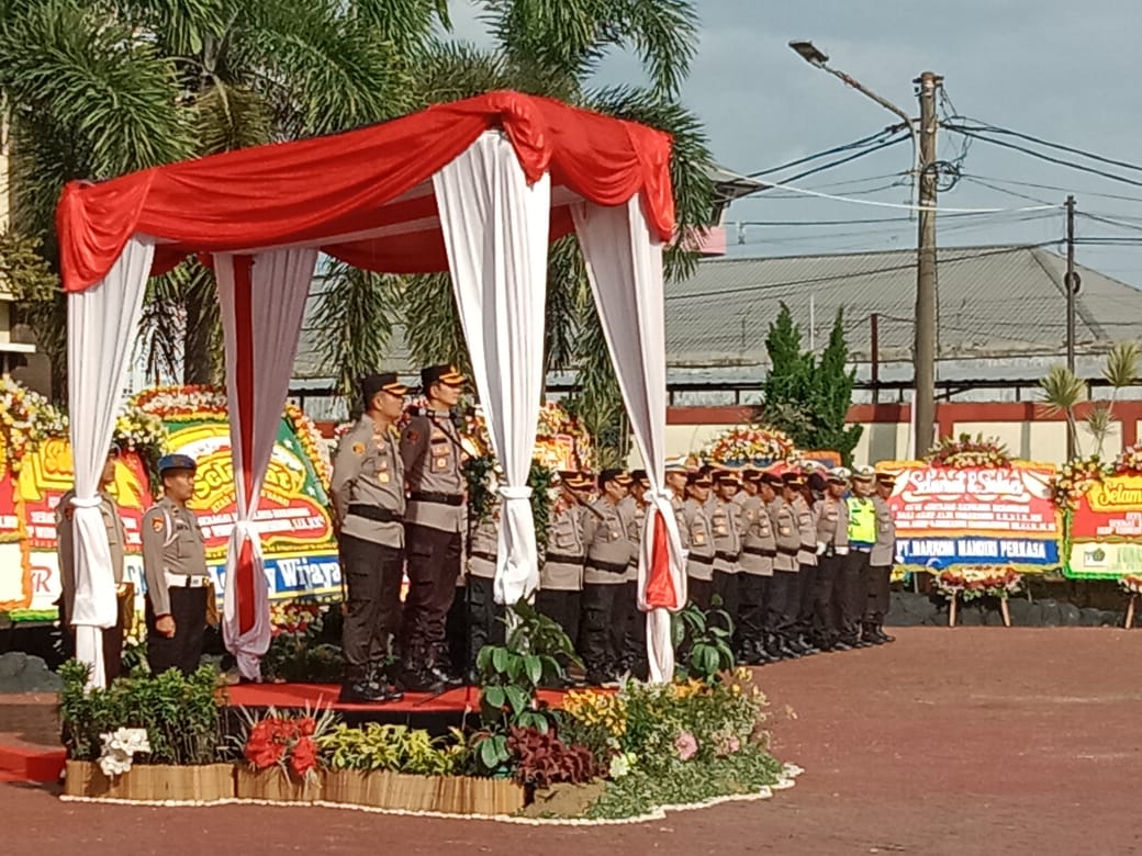 Lepas Sambut AKBP Aldi Subartono Dan AKBP Wirdhanto Hadicaksono Berlangsung Meriah Dan Penuh Khidmat