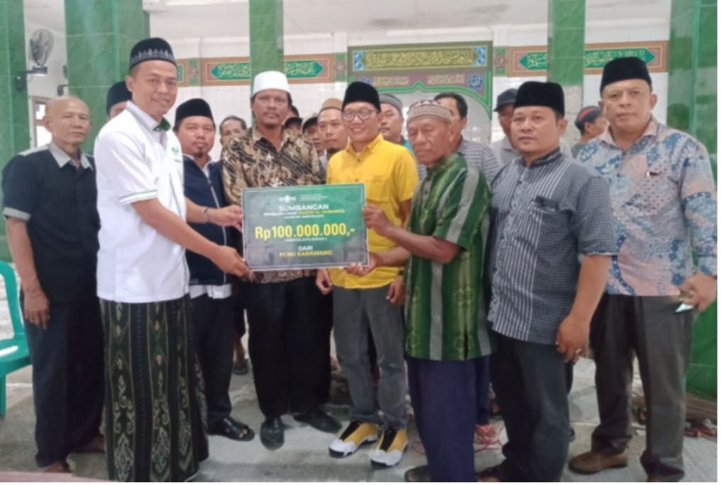 Dalam Rangka Memperingati Satu Abad Nahdhotul Ulama ,Ketua PCNU Kabupaten Karawang Sumbang  Rp100 Juta Untuk Pembangunan Mesjid Al-Mubarok