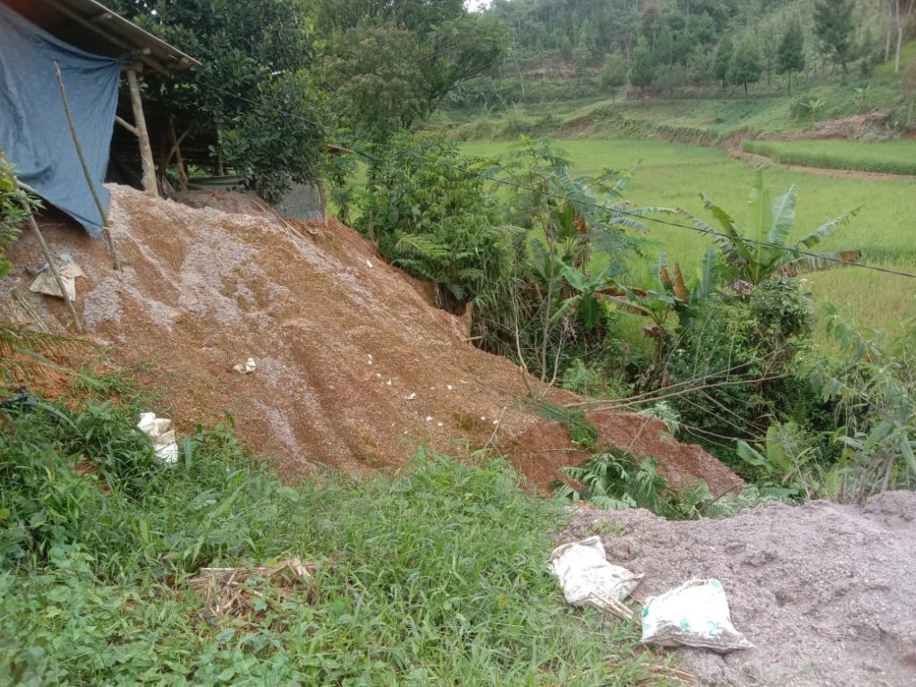 APH Jangan Tutup Mata, Maraknya Pengolahan Emas Tradisional Tanpa Ijin Di Kampung Cikoneng Dan Kadukalahang.