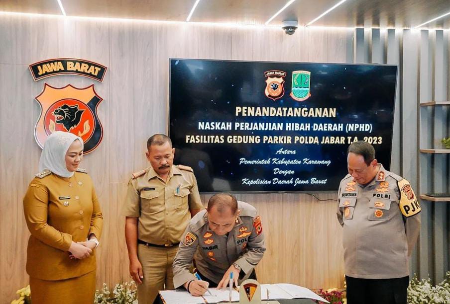 Pemda Karawang Serahkan Dana Hibah Rp10 Miliar untuk Polda Jabar