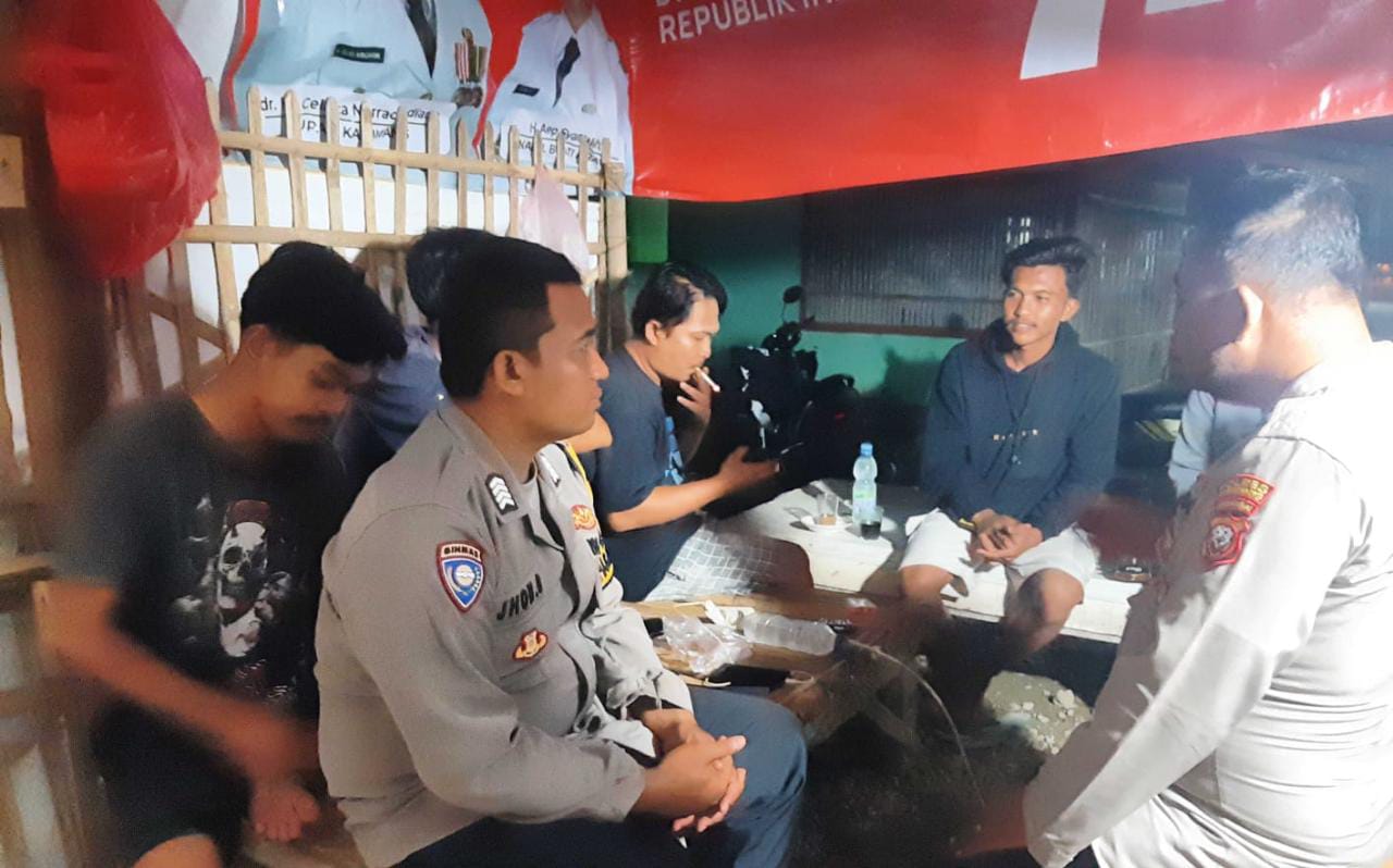 *Anggota Polsek pedes polres karawang Patroli prekat diwilayah hukumnya*