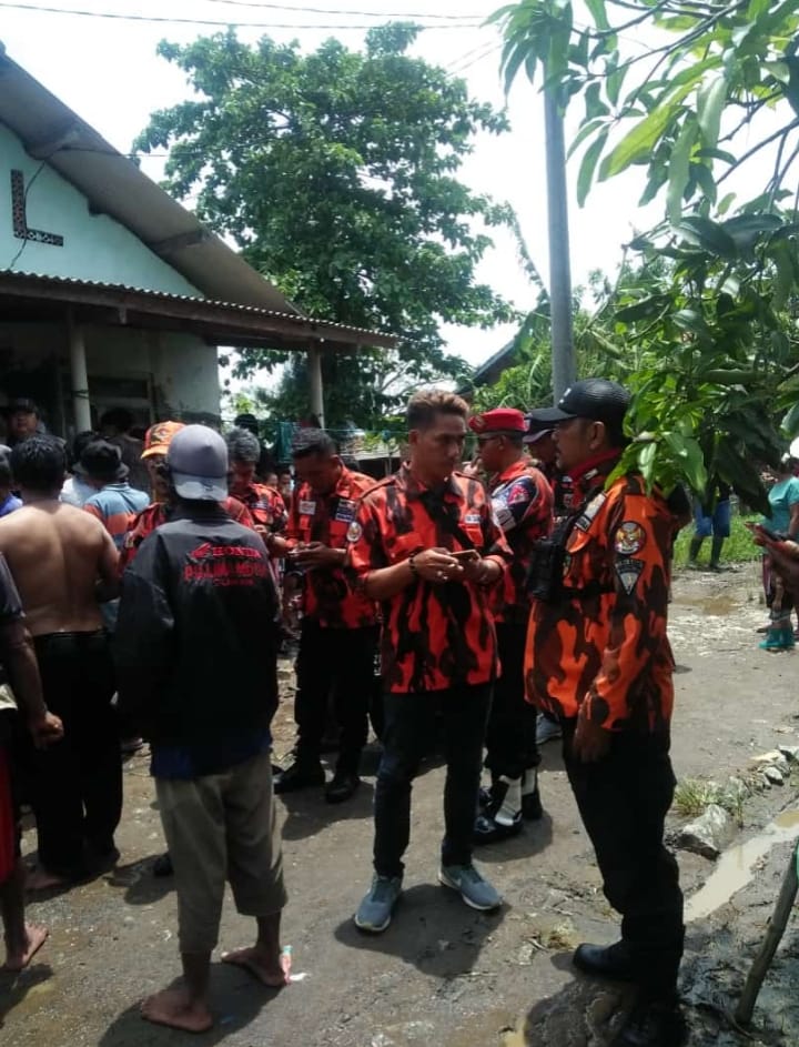 Ormas PEMUDA PANCASILA berkolaborasi dengan LSM ELANG MAS Bantu Korban Banjir di Wilayah Kecamatan Blanakan