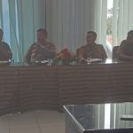KAPTEN SUKARYA ,DANRAMIL KOTA 0401. AMBIL SIKAP,TERKAIT PERTIKAIAN KEDUA DUSUN DI KARAWANG.