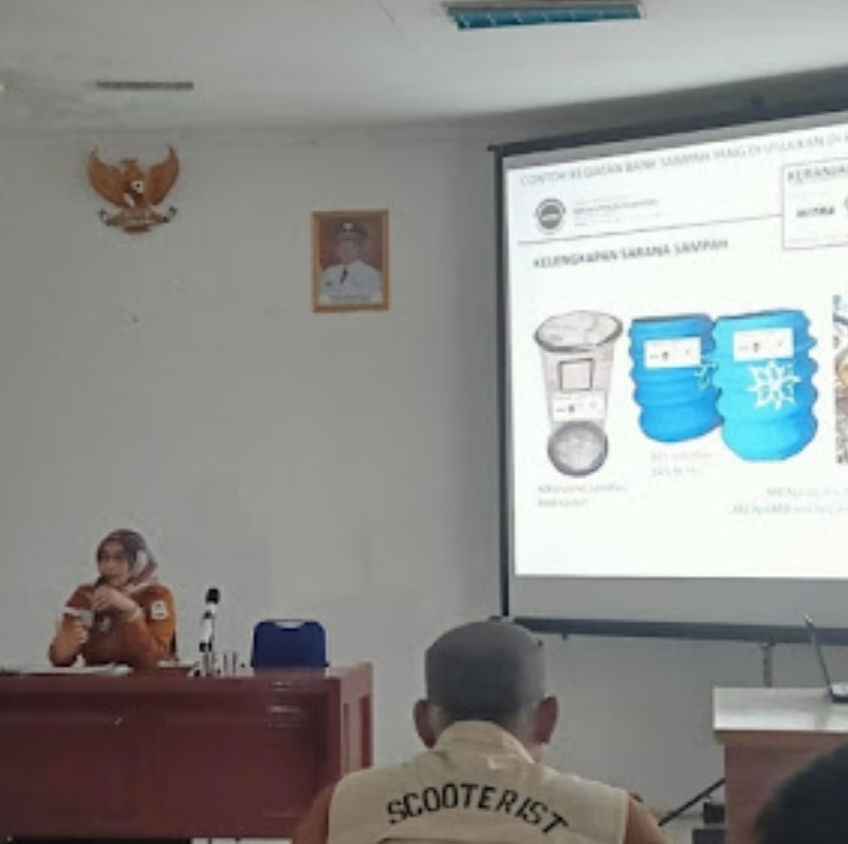 Sosialisasi Pengelohan Sampah, Anggota Dewan Meminta Kades Untuk Mengedukasi Masyarakat Tentang Sampah