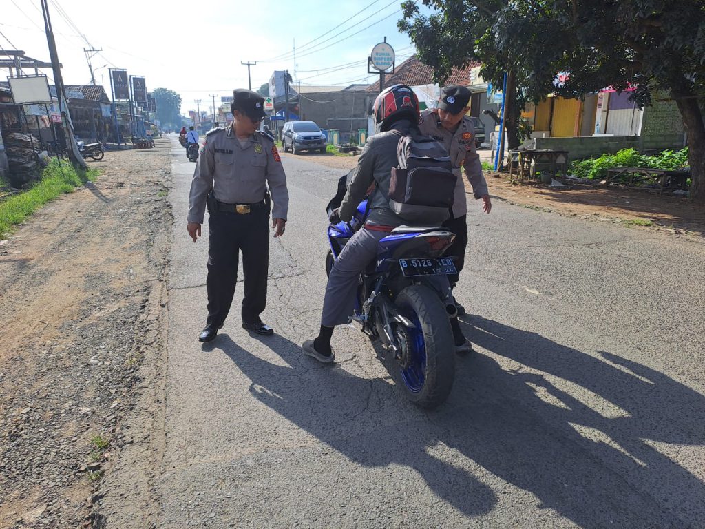 Kapolsek Telagasari Pimpin Langsung Giat Ops Knalpot Brong di Depan Mako Polsek Telagasari