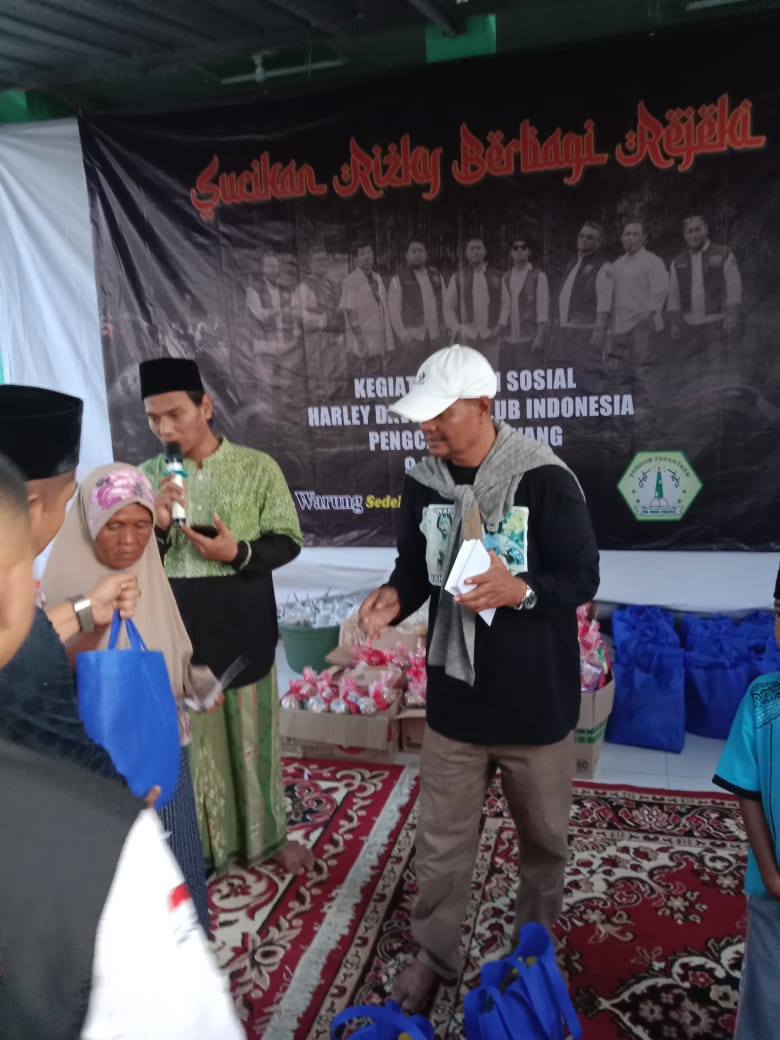 H.Tengku Khaharudin Memberikan Santunan Dan Buka Puasa Bersama  Dengan Anak Yatim Dan Jompo Di Ponpes Miftahul Huda Nurul Hidayah