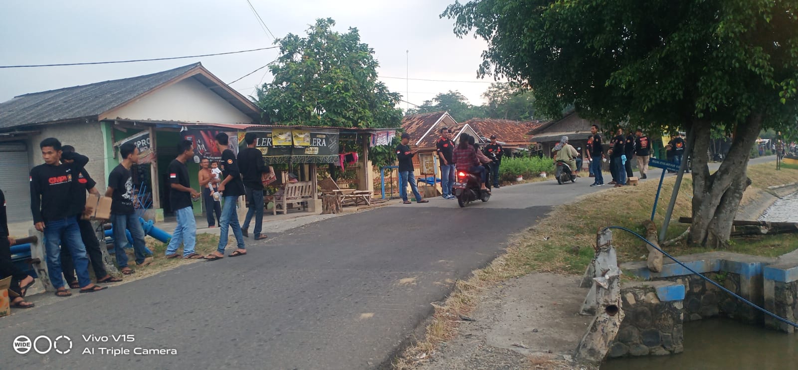 Lsm GMPI DPC Kecamatan Cilebar Karawang  Berbagi Takjil Di Bulan Ramadhan