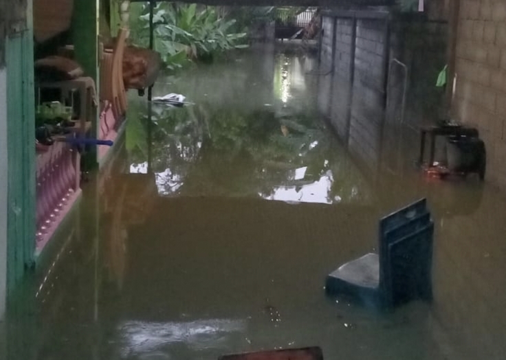 Hujan Deras Dengan Intensitas Tinggi Mengakibatkan Banjir Di Berbagai Lokasi Di Baturaja OKU.