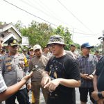 Kegiatan PJ Bupati OKU Beserta Kapolres OKU Meninjau Langsung Lokasi Banjir Di Jln. Pancur RT. 3 Dusun 3 Ds. Tanjung Baru Kec. Baturaja Timur Kab. OKU