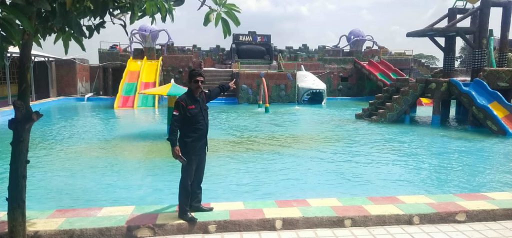 Water Boom Dan Rumah Makan Saung Rawa Meja Di Totoang Layapan Tempuran Desa Lemah Subur Ramai Dikunjungi Pengunjung Menjadi Tempat Wisata Yang Mempesona Indah Dipandang Mata