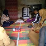 Kepala Puskesmas dan Para Nakes Puskesmas Jati Baru Kunjungi Kediaman Rina Herlita yang alami Kelumpuhan selama 28 Tahun