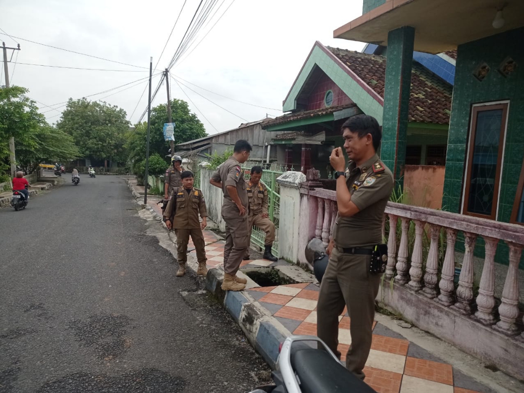 Sat Pol PP Kabupaten OKU Turun Kelapangan Terkait Adanya Pasilitas Umum Yang Lalui Jaringan Instalasi Telkom