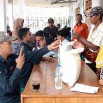 PT.Pos Indonesia Persero Cabang Blanakan Salurkan Bantuan Bansos Pangan Di 3 Desa.
