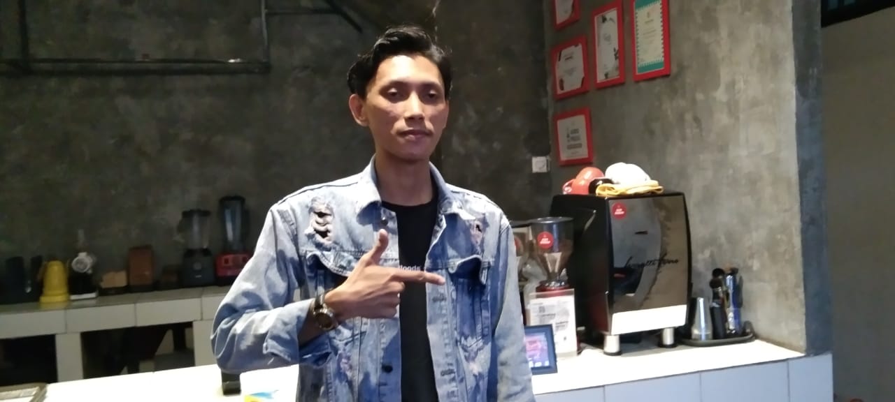 Andi irsan iskandar Bacaleg dari partai gelora Siap Untuk Memajukan Karawang Yang Lebih Baik