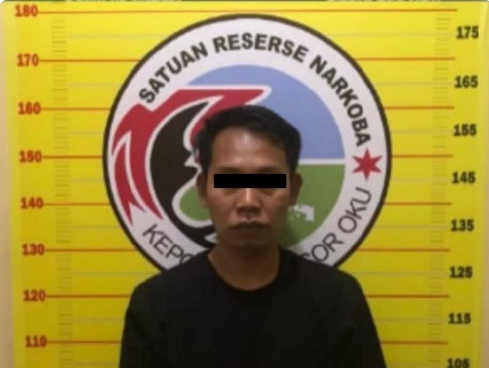 Telah Di Amankan oleh Anggota Satresnarkoba Polres OKU 1 (satu) orang laki-laki Bernama DOLIANSYAH Bin HARIMAN Perkara Tindak Pidana Narkotika Jenis Sabu.