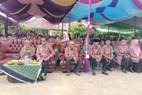 Acara Pelepasan Siswa -Siswi Kelas 9 SMP Negeri 1 Batujaya Berlangsung Meriah