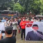 Gerakan Pemuda Pemberatasan Korupsi mendorong Komisi Pemberantasan Korupsi (KPK) RI untuk periksa transaksi keuangan Marjito Bahri atau Ketua DPRD Kabupaten Ogan Komering Ulu yang diduga terlibat menerima aliran uang proyek APBD Oku.