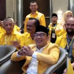 Gubernur Jawa Barat Ridwan Kamil  sebagai kader Partai Golkar dengan posisi sebagai Wakil Ketua Umum Bidang Penggalangan Pemilih