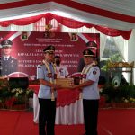 SERAH TERIMA KALAPAS KELAS II A KARAWANG LAMA BAPAK LENGGINO BUDI KEPADA KALAPAS BARU BAPAK SAVERIUS ESSAAU GUSTAF JOHANNES