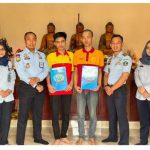 Warga Binaan Lembaga Pemasyarakatan Kelas II A Karawang menerima hak Remisi Khusus Hari Raya Waisak