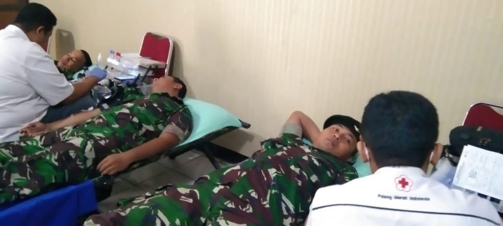 menyambut hari ulang tahun Polisi Militer Angkatan Darat (POMAD) yang ke 77 tahun, Subdenpom III/3-1 Karawang menggelar kegiatan sosial donor darah