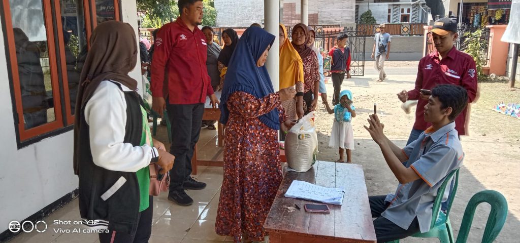 PT.Pos Persero Cabang Blanakan Salurkan Bansos Pangan.