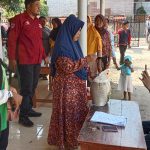PT.Pos Persero Cabang Blanakan Salurkan Bansos Pangan.