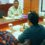 Anggota pansus II DPRD kota Samarinda membahas RAPERDA perlindungan dan perindustrian produk lokal UMKM dan pasar moderen