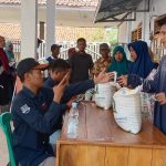 Hari Ke Tiga PT.Pos Indonesia Persero Cabang Blanakan Salurkan Bantuan Pangan Beras.