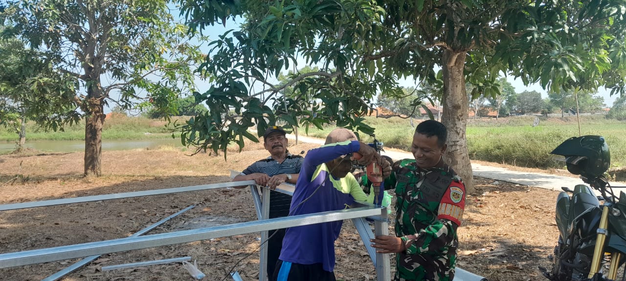 Anggota LSM ELANG MAS bersama Warga Desa Muara Adakan penggalangan Dana untuk Pembuatan Keranda Jenazah