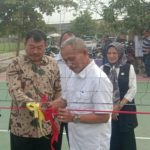 Kabid PO Disdikpora Karawang,Juhdiana Salim Resmi Menyerahkan Pembangunan Lapangan Volly Ball SDN Warung Bambu 3