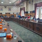 Kerena Merasa Terzholimi Puluhan Calon Wali Murid Mengadu Ke Dewan Perwakilan Rakyat