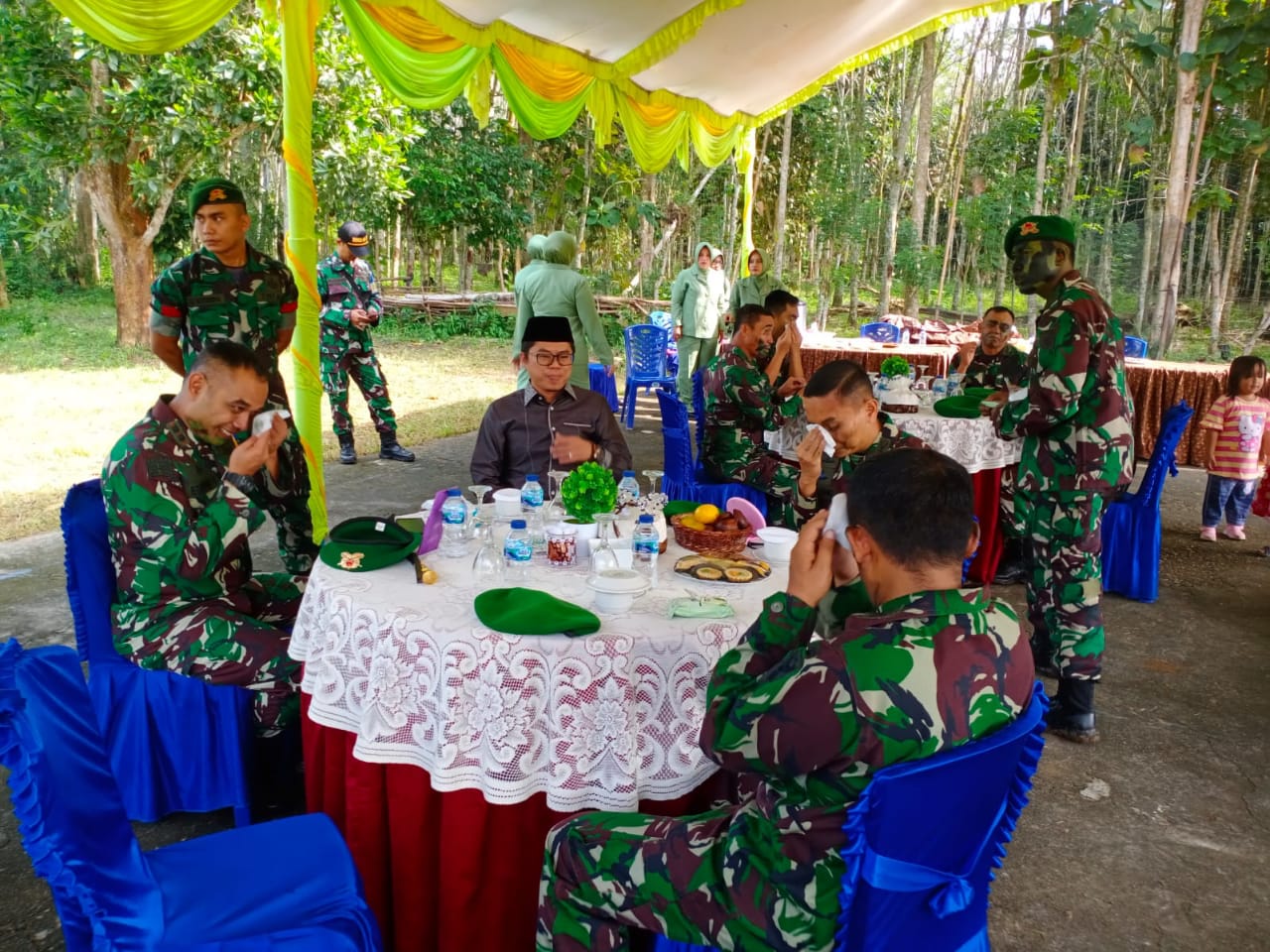 Wakil Ketua l DPRD OKU Yudi Purna Nugraha, SH ,Menghadiri Kegiatan Upacara Tradisi Pembaretan TNI AD Di Desa Lubuk Batang OKU