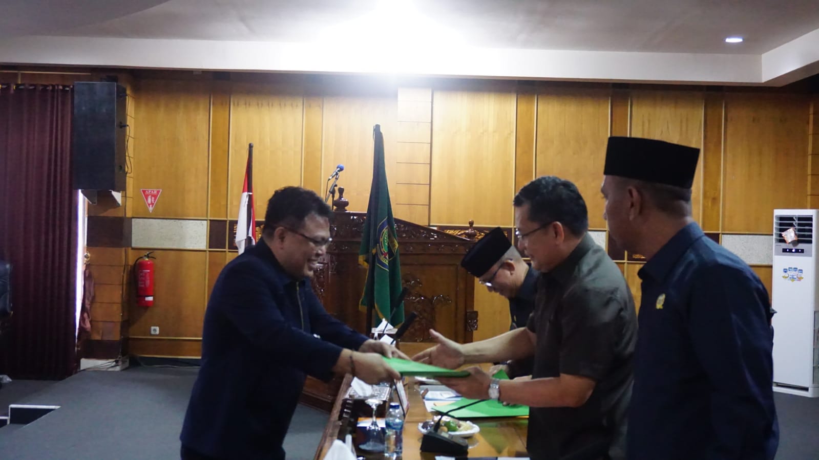 DPRD OKU Sampaikan Pandangan Umum Sekaligus Penyerahan Naska, Terkait RPPA OKU Tahun 2022