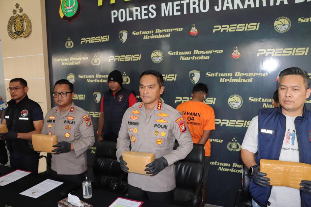 Polsek Metro Tamansari bersama Satresnarkoba Polres Metro Jakarta Barat,ungkap Ganja seberat 92 Kg