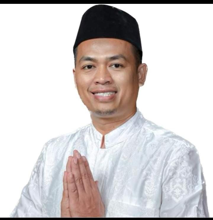 Di malam tahun baru Hijriyah 1 Muharram 1445 H, Ketua PCNU Karawang, H. Zaenal Aripin mengajak umat muslim khusunya warga Nahdliyin Karawang untuk meningkatkan keimanan