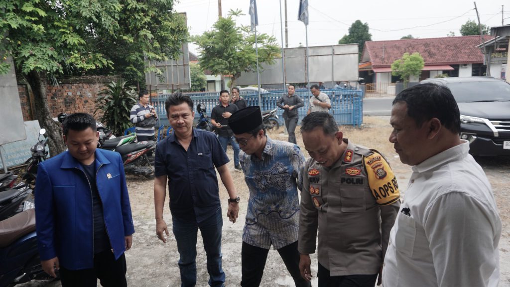 KETUA DPD PAN OKU YUDI PURNA NUGRAHA SH, MENERIMA KUNJUNGAN SILATURAHMI KAPOLRES OKU DI KANTOR DPD PAN OKU