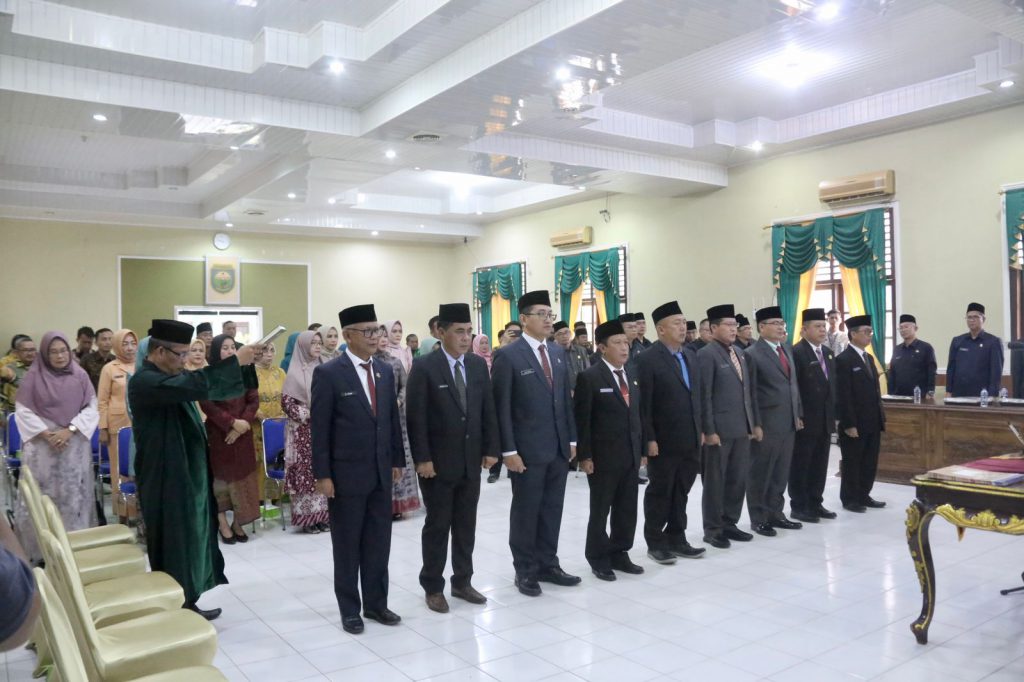 Penjabat Bupati OKU H Teddy Meilwansyah hari ini melantik 9 Jabatan Pimpinan Tertinggi Pratama di lingkungan Pemerintah Kabupaten Ogan Komering Ulu Tahun 2023.