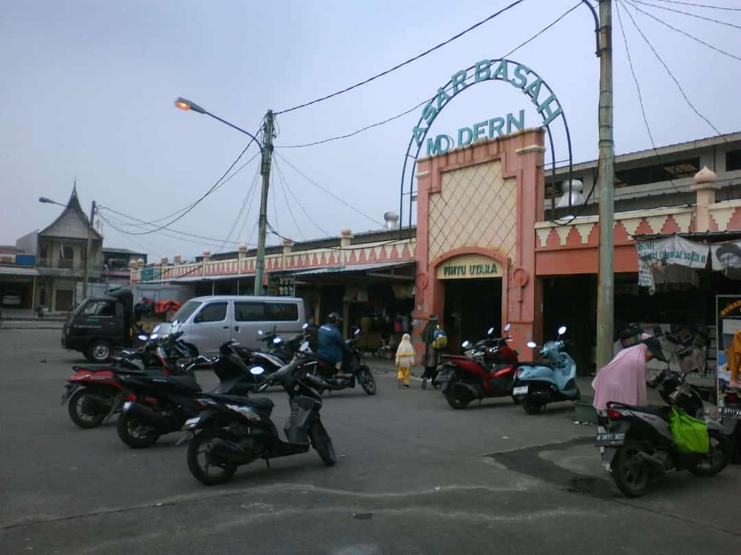 Pemerintah Daerah Segera Turun Tangan Untuk Menyelesaikan Permasalahan Para Pedagang Pasar Basah Marakas Kabupaten Bekasi Yang Resah Dengan Ada Nya Surat Edaran Penutupan Pasar Secara Mendadak