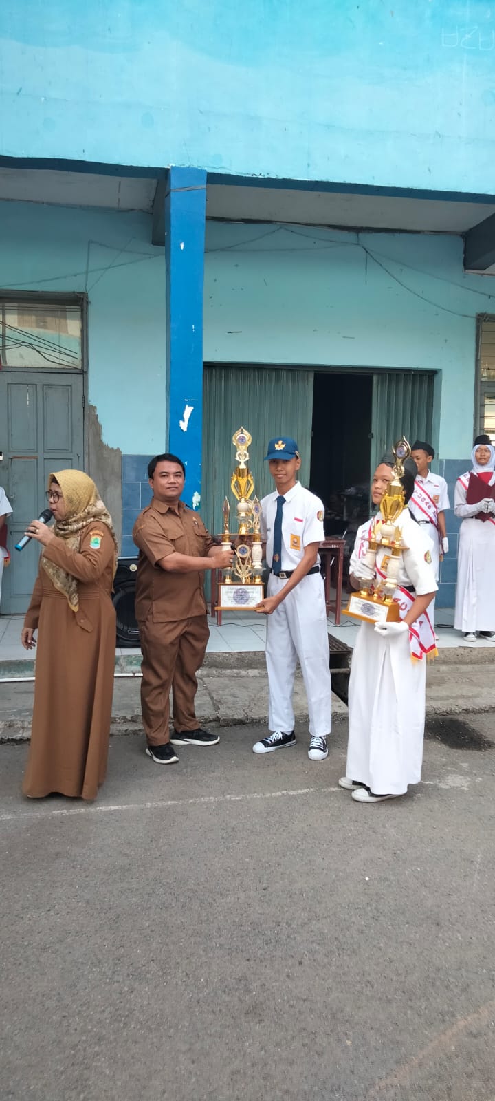 Luar Biasa !!! Prestasi SMPN 3 Klari Kabupaten Karawang Menjadi Juara Lomba Baris – Berbaris (PASKIBRA) Tingkat Provinsi Jawa Barat