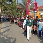 Dalam Memeriahkan HUT RI Ke 78 SMP 3 Blanakan Bersama PAUD AL – Watoniah Adakan Karnapal Keliling Desa Muara.