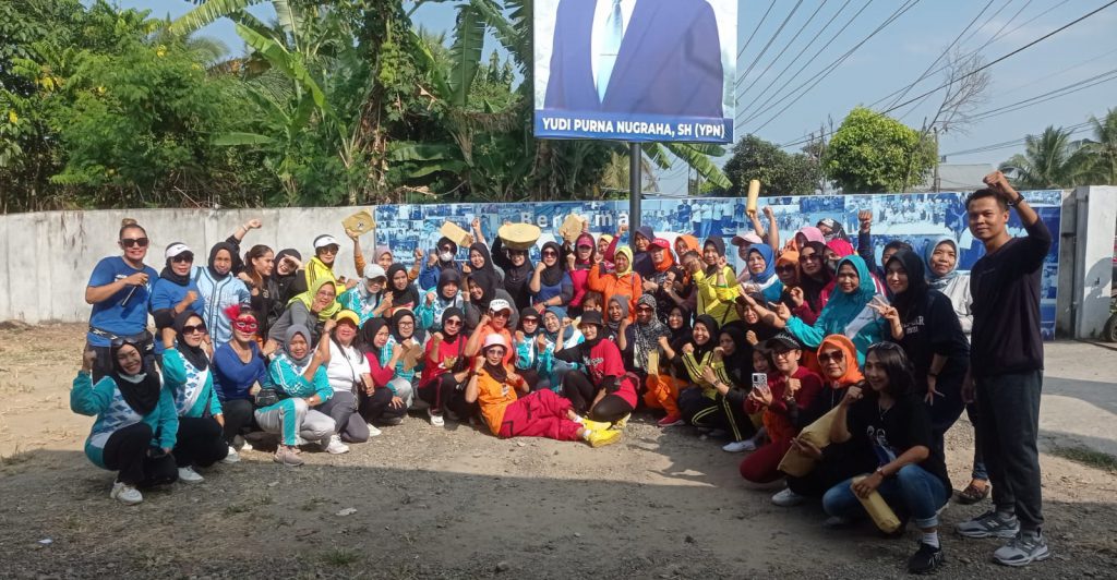 Beramai Ramai Ibu ibu Mendatangi Posko YPN Untuk Ikut Senam Kebugaran Bersama Tim Relawan Ypn