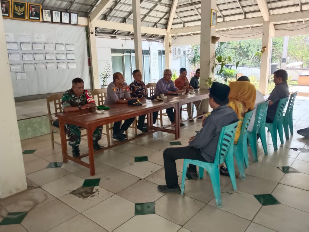 Muspika Kecamatan Blanakan,berikan arahan kepada Cakades dan Panitia Pilkades Blanakan.