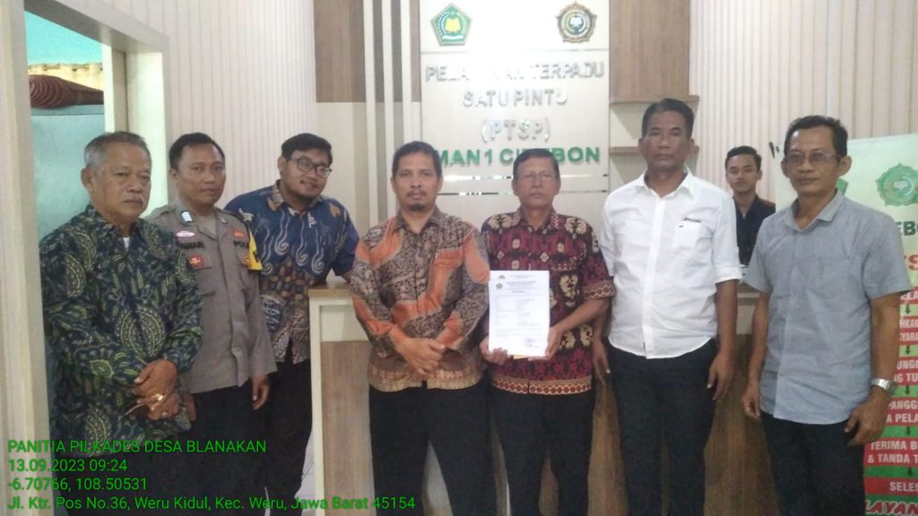 BHABINKAMTIBMAS DESA BLANAKAN BRIPKA CAWARI BERSAMA PANITIA PILKADES DESA BLANAKAN MELAKSANAKAN KEGIATAN PENGAWALAN VERIFIKASI IJAZAH CALON KEPALA DESA BLANAKAN PRIODE 2024-2030.