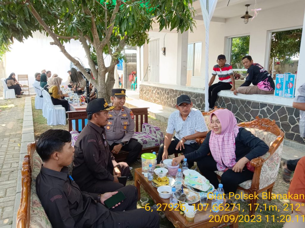 KAPOLSEK BLANAKAN GIAT PATROLI DIALOGIS SAMBANG DAN SILATURAHMI DENGAN MUSPIKA DAN KADES KEC.BLANAKAN, BERIKAN HIMBAUAN DAN PESAN KAMTIBMAS ANTISIPASI KEBAKARAN LAHAN PERKEBUNAN.