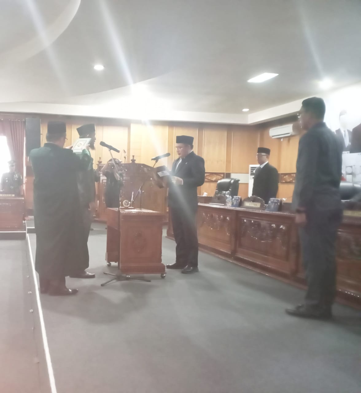 **Rapat Paripurna Ke-X DPRD OKU Gelar Pelantikan dan Pengambilan Sumpah Penggantian Antar Waktu Anggota DPRD**