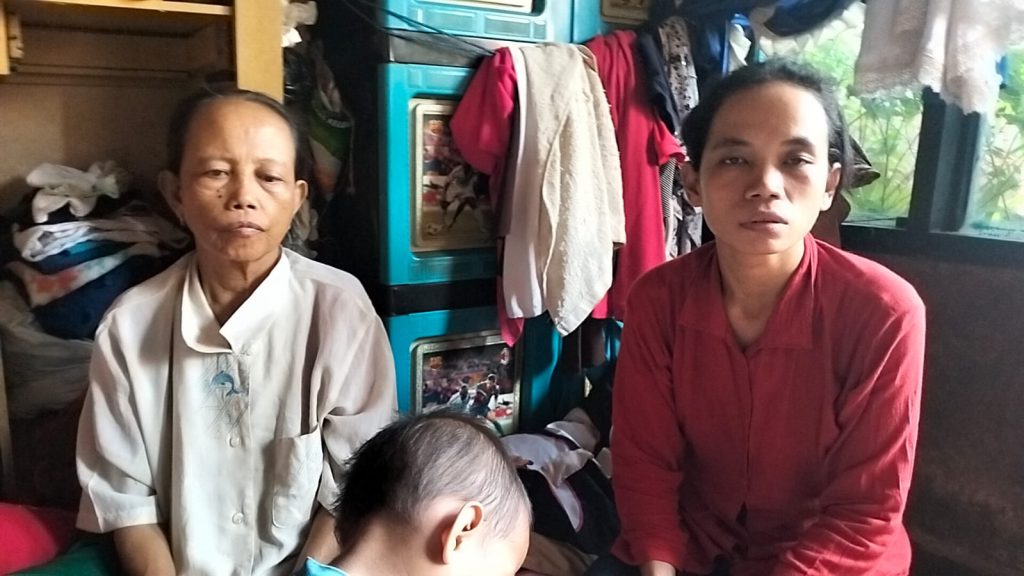 Tim Relawan YPN Bidang Kesehatan Dan Pendidikan Bersama LSM Geram Banten Kunjungi Warga Kelurahan Tanjung Agung Kecamatan Baturaja Barat Kabupaten OKU.