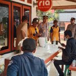 Hari Terakhir PT.Pos Indonesia Persero Cabang Blanakan Salurkan Bansos Beras Tahap 2 Tahun 2023.Kapolsek Blanakan Turun Lapangan.